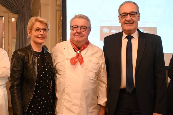Kulinarische Meriten Schweiz 2022 Ruth und Franz Wiget mit Bundesrat Guy Parmelin