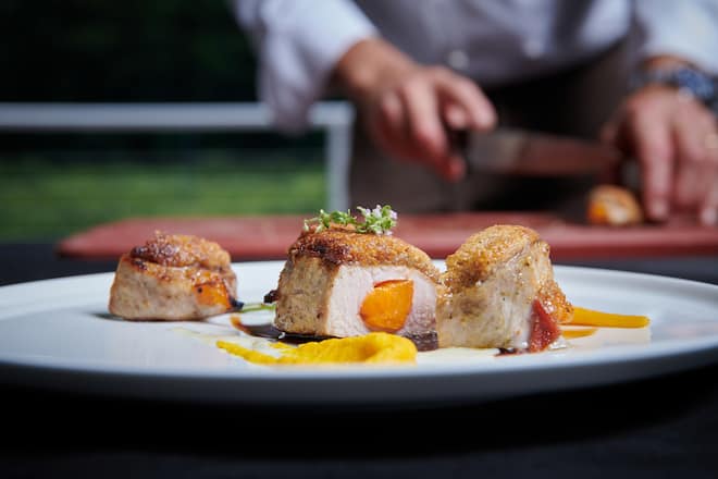 Martigny, le 29 juin 2020 , Peter Gchwentner, le chef du Castel du Blitzingen nous prépare une déclinaison autour de lâabricot .© sedrik nemeth