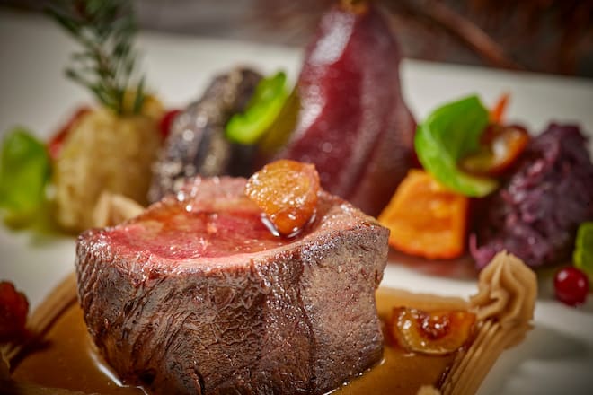 Octobre, 2016, Plats de Chasse, pavé de chevreuil, tartare de Chevreuil et carpaccio de cerf, Parmentier de chevreuil, atriaux © sedrik nemeth