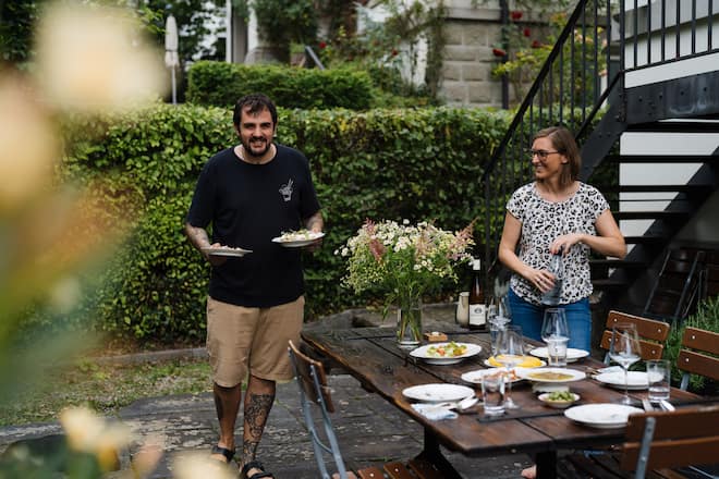 Tavolata mit spanischem Comfort-Food - bei Oscar de Matos und Nadine Bamgartner Zuhause - Juni 2024 - Copyright Olivia Pulver