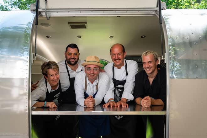 Amuse Bouche Crew: Bernadette Lisibach, Federico Palladino, Kurt Mösching, Nicolas Darnauguilem, Dominik Hartmann - GaultMillau Garden Party 2024 - 11. August 2024 - Copyright Olivia Pulver