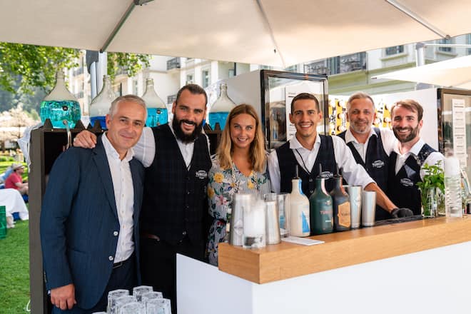 Thierry Bromberger (Jelmoli), Cécile Moser (Jelmoli), Oscar Martin, Merlin, Kofler (Turicum Gin Zürich) - Gault&Millau Garden Party - Sonntag, 15. August 2021 - Copyright Olivia Pulver