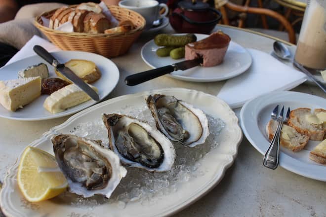 Café Flore: Wie Gott in Frankreich