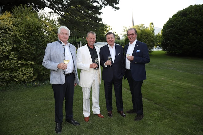 v.l. Robert Speth , Hans Peter Hussong Edouard Laubscher Andre Jaeger Golfturnier der Schweizer Illustrierte in Bad Ragaz Copyright by : sampics PhotographieBierbaumstrasse 681243 MnchenTEL.: ++49/89/82908620 , FAX : ++49/89/82908621 , E-mail : sampics@t-online.deBankverbindung : Hypovereinsbank Mnchen Konto : 1640175229 , BLZ 70020270IBAN : DE78700202701640175229 BIC : HYVEDEMMXXXweitere Motive finden sie unter : www.augenklick.de