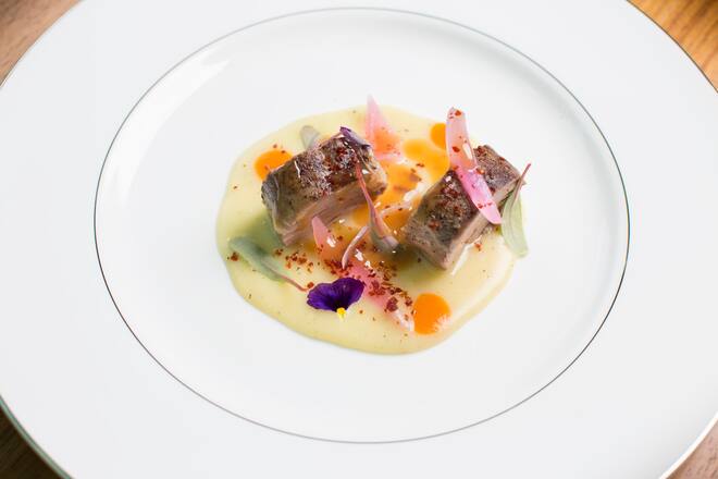 extravaganza im restaurant parkhuus im park hyatt, zürich, iberico schweinfilet, iberico brühe, prades kartoffeln, von miguel barrera