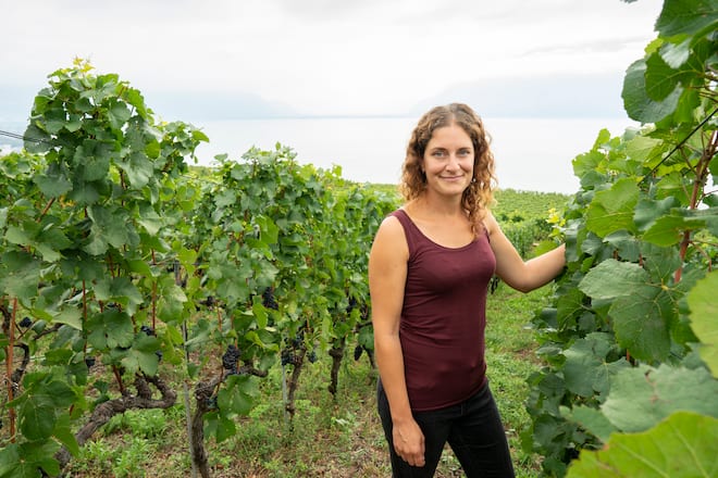 Winzerin Delphine Morel im Rebberg in Chardonne