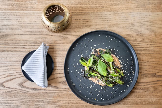 Restaurant Kle, Zürich, Wilder Broccoli mit Mole und Sesam
