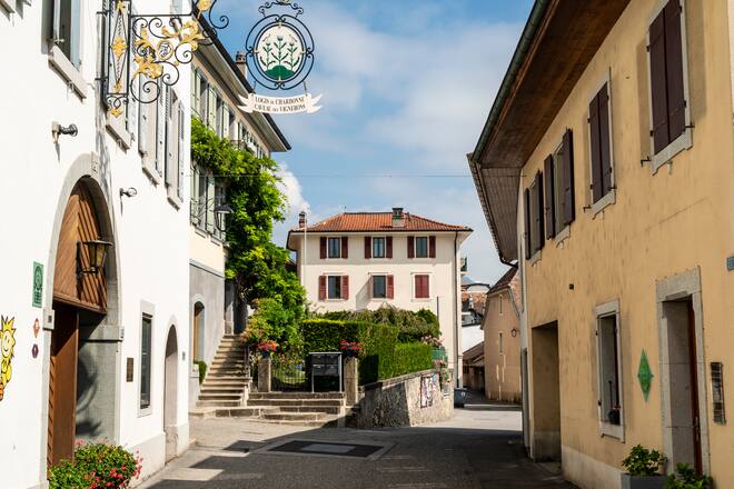 Winzerin Delphine Morel Chardonne Dorfzentrum