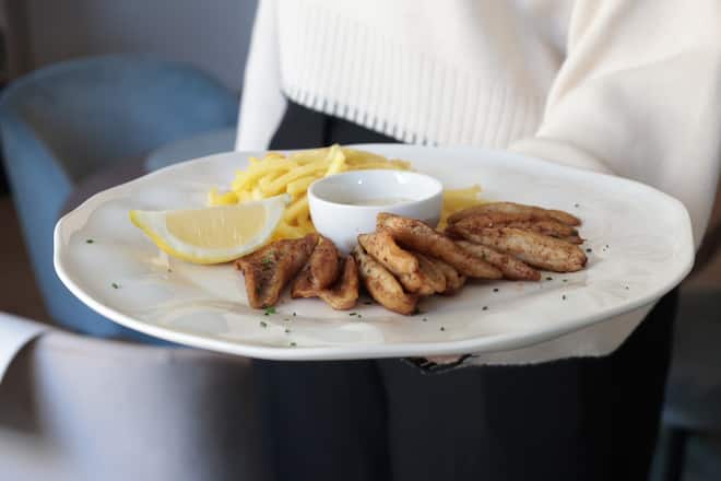 Où manger des perches du lac à Lausanne? Chez Pitch