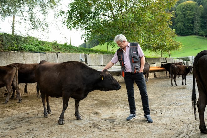 Restaurant Frohsinn Wagyu Beef, Bauer Peter Hunkeler auf seinem Wagyu-Beef Bauernhof, in Dierikon im Götzental