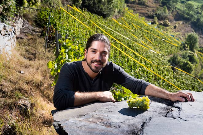 Romain Cipolla, Winzer im hochgelegenen Weinberg mit Heida