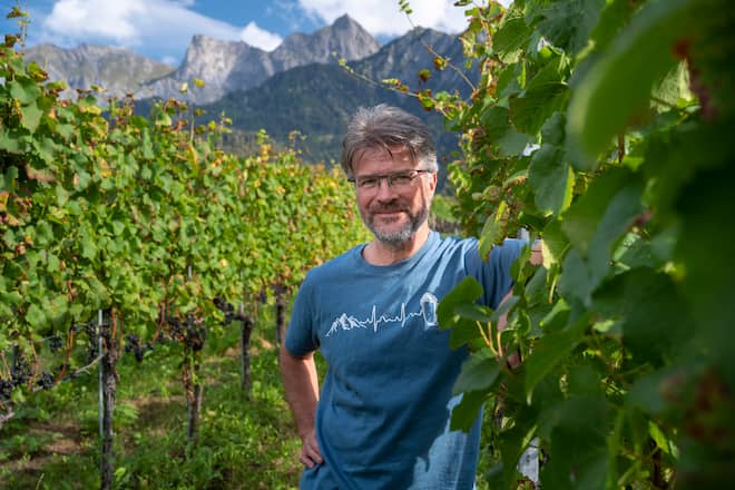 Sven Fröhlich im Weinberg in Jenins