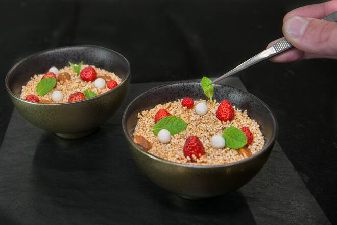 Panna cotta fraises des bois dessert Ma Fabrik Sierre