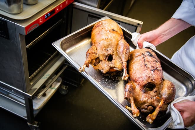 Hugues Blanchard kocht eine Martini-Gans 2020