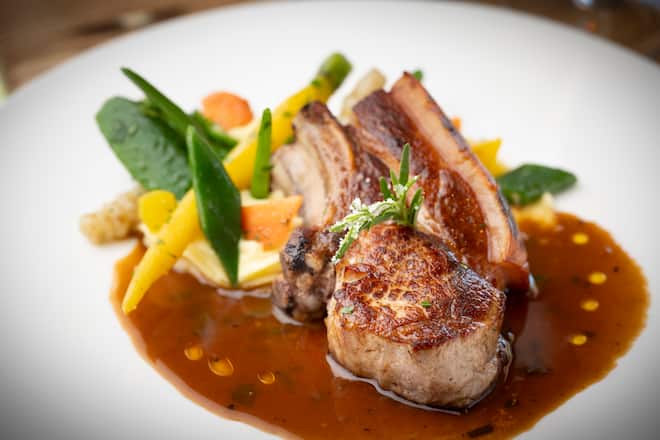 La Bagatelle Gstaad Steve Willié côte de porcelet sauce diable