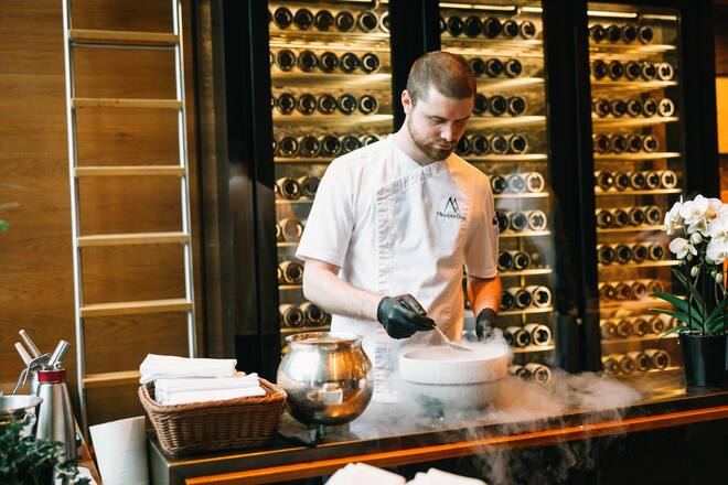 Basil Ménadier, der Pastry Chef des «Chedi»