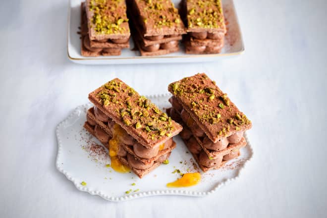 Schoko-Millefeuilles mit Orangen & Pistazien