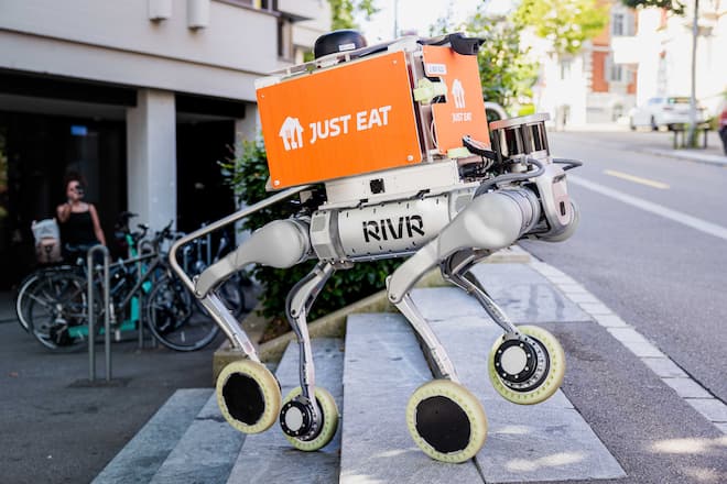 Futuristisch! Food-Delivery per Roboterhund Just Eat Roboterhund