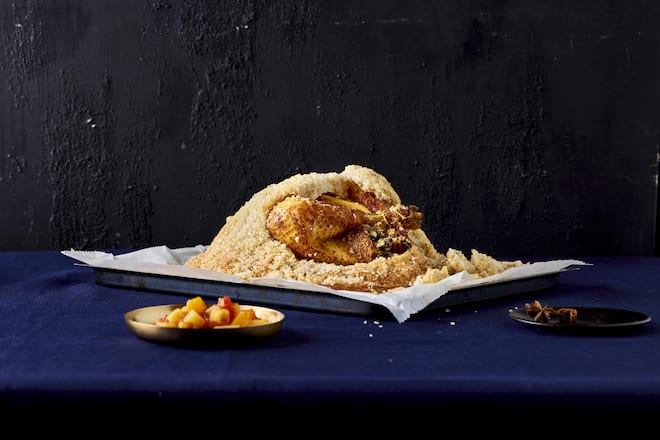 Poulet in der Salzkruste mit Winter-Ratatouille von Schweizer Fleisch.