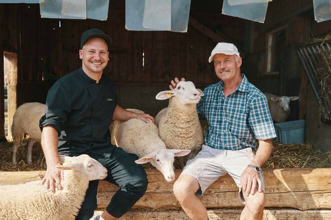 Auf dem Hof von Stefan Itin in Maisprach BL, Christoph Hartmann, Koch Taverne Johann, Basel, 12.09.2023, Foto Lucai Hunziker