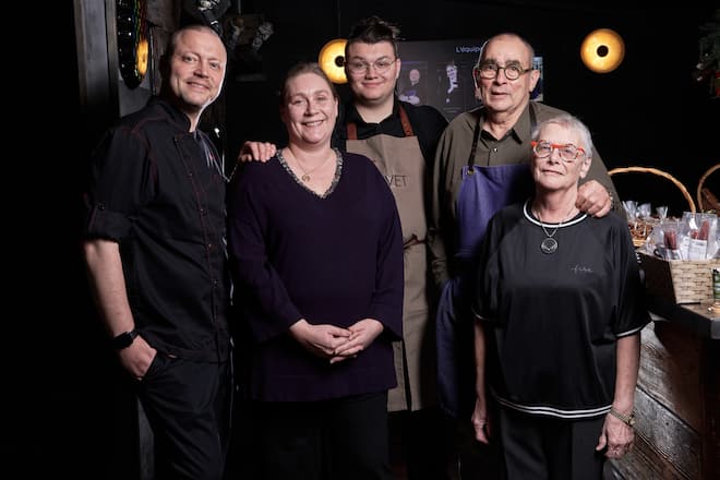 Crans Montana, le 9 décembre 2022 Chez les Ravet, petite restauration et oenothèque , Nicolas Quinche, Léo Quinche, Nathalie Ravet, Bernard et Ruth Ravet, nous présentent :  © Sedrik Nemeth