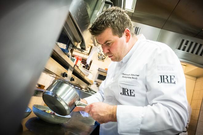 Christoph Hunziker am Herd