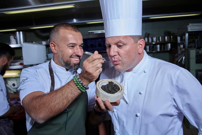 Vevey, le 1er Septembre 2019, Hôtel des 3 couronnes, Lionel Rodriguez accueille dans sa cuisine le chefs Franck Giovannini et Vladimir Mukhin, chef Moscovite. © sedrik nemeth