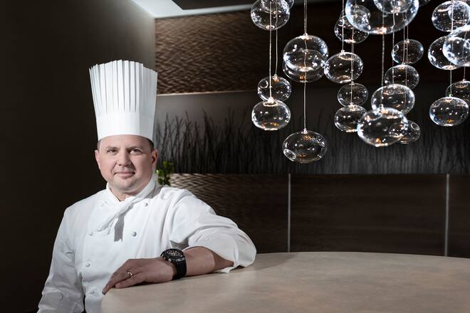 Franck Giovannini, Chef cuisinier du Restaurant de lHôtel de Ville à Crissier. Lausanne, Crissier, Mars 2019 © Fred Merz | Lundi13