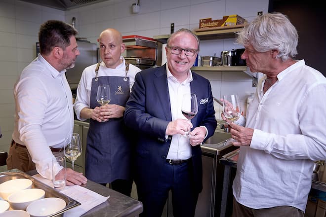 Zermatt, le 6 juillet 2026, soirée Hess Selection au Zermatterhof, Geny Hess, Hess SelectionStefan Lünse und Markus Marti, Grand Hotel ZermatterhofJean-Pierre Pellegrin, Domaine Pellegrin (GE) © sedrik nemeth
