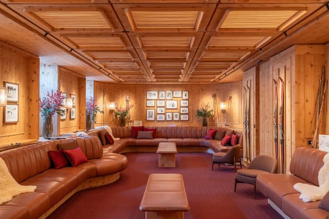 alpine_sports_lounge-