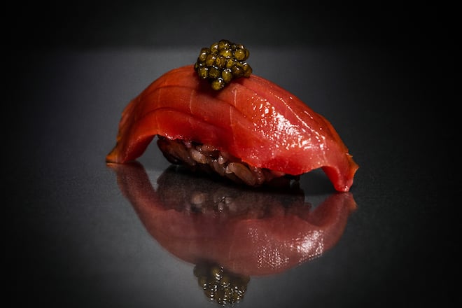 Nigiri Akami, Thunfisch und Kaviar