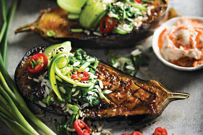 s.78i79_miso-gegrillte_augerbine_mit_kimchi-mayonnaise_knaller-salate