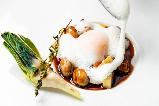 Bad Balgach, Bernd Schüsselhofer, «Onsenei» mit Sot-l'y-laisse, Artischocken, Oliven, Datterini Tomaten, Passepierre