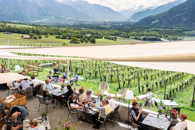 Alter Torkel, Jenins, Terrasse, Blick Richtung Landquart