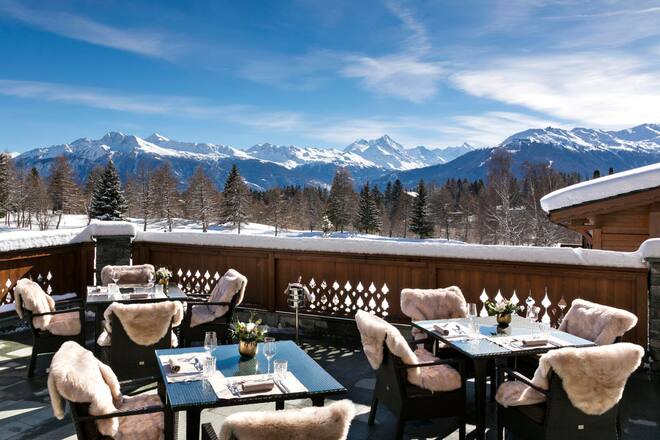 Terrasse, Winter, Guarda Golf Hotel und Residences, Crans-Montana © HO Restaurant Five, Guarda Golf Hotel & Residences, Crans, Crans-Montana © HO Guarda Golf Hotel & Residences_Five_Crans-Montana © HO