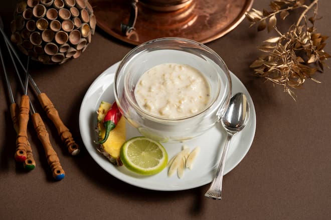 Ananas-Chili-Zitronen-Frühlingszwiebelsauce zu Fondue Chinoise by Bernadette Lisibach, in Lömmenschwil