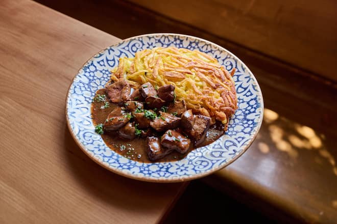 Züri Geschnetzeltes mit Rösti und Leber