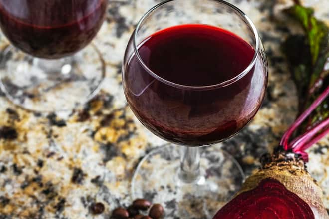 Die besten Drinks ohne Alkohol, Buch von Manuel Vaziri erschienen im Schweizer LandLiebe Verlag.