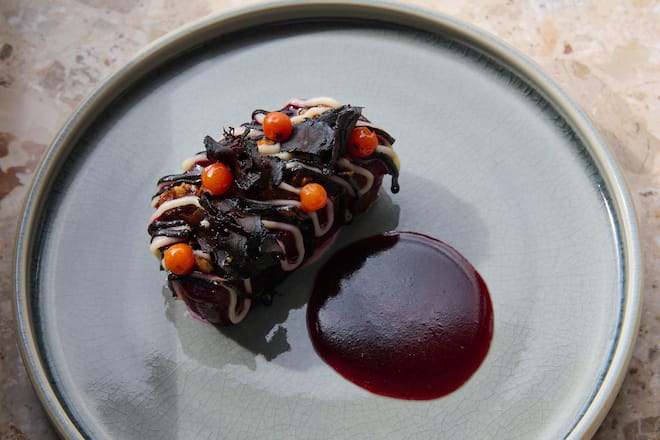 Rande mit grünem Pfeffer & Geräucherte Petersilienwurzelcreme