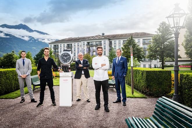 Grand Resort Bad Ragaz Hotel des Jahres 2021: Uwe Liebminger, CMO CFB, Silvio Germann, Chef Igniv, Urs Heller Chefredaktor Gault Millau Schweiz, Sven Wassmer, Chef Memories, Marco R. Zanolari, GM Grand Resort Bad Ragaz