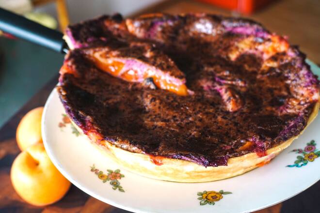 Aprikosenwähe by Noah Bachofen