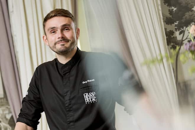 Le chef Guy Ravet du Grand Hôtel du Lac ouvre son restaurant gastronomique "Emotions", photographié le mercredi 3 mai 2023 à Vevey. (© Gabriel Monnet)