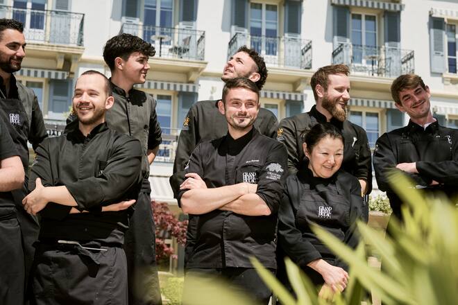 Le chef Guy Ravet du Grand Hôtel du Lac ouvre son restaurant gastronomique "Emotions", photographié le mercredi 3 mai 2023 à Vevey. (© Gabriel Monnet)