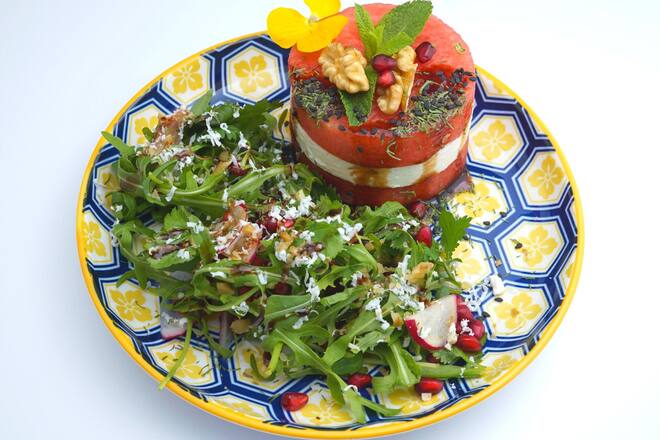 Bürgenstock Resort Restaurant Parisa – Gericht Salad e Panir va Hendevaneh 2022