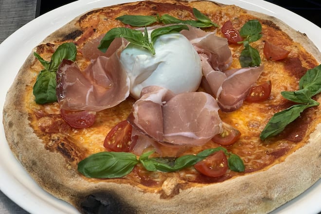 La Pizza Burrata Culatello Osteria Ticino Da Ketty Tommy