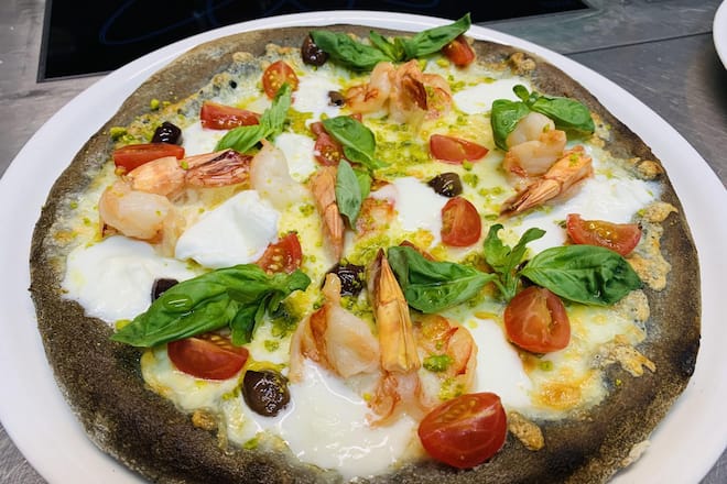 La Pizza Nera ai Gamberoni Osteria Ticino Da Ketty Tommy