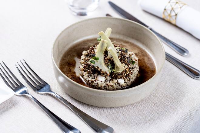 26.08.2023 Ste-Croix - Grains de sel - 1st Chef = Eric Vuissoz 2nd chef = Emeline Heems. Photo Darrin Vanselow © G&M 2023