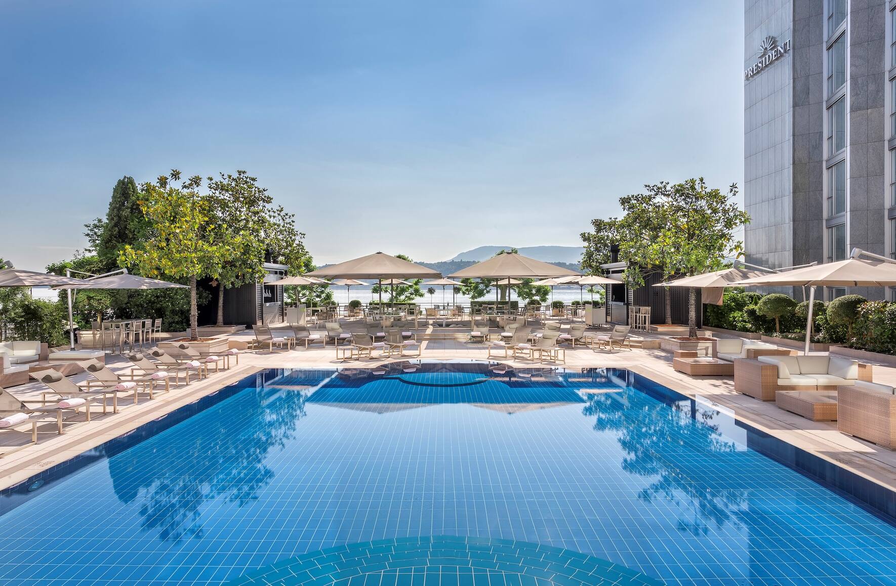 Michel Roth signe la carte de Rive Droite, resto d'été du