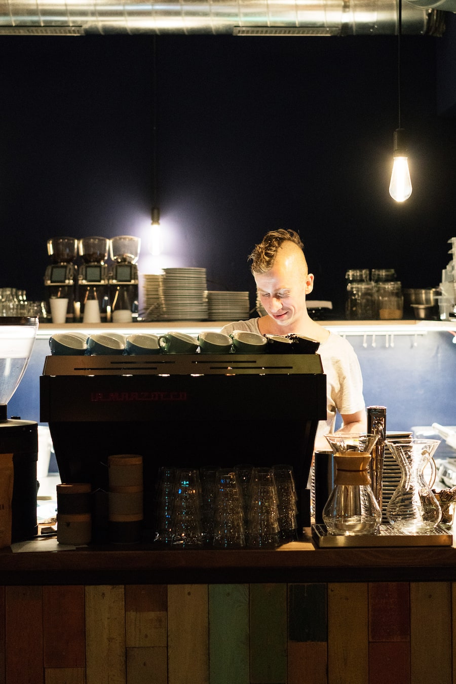 169 West Kaffee und Wein in Zürich an der Weststrasse