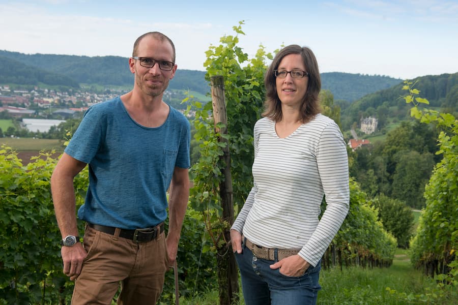 Stephan Gysel und Nadine Saxer im Rebberg ,,Nefentbach, Z¸rich, Schweiz,Suisse,Svizzera,Switzerland,